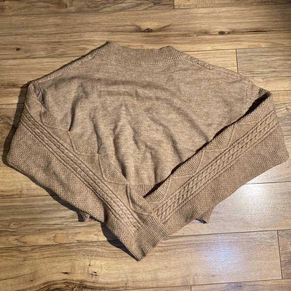 Cable knit sweater - Picture 2 of 2